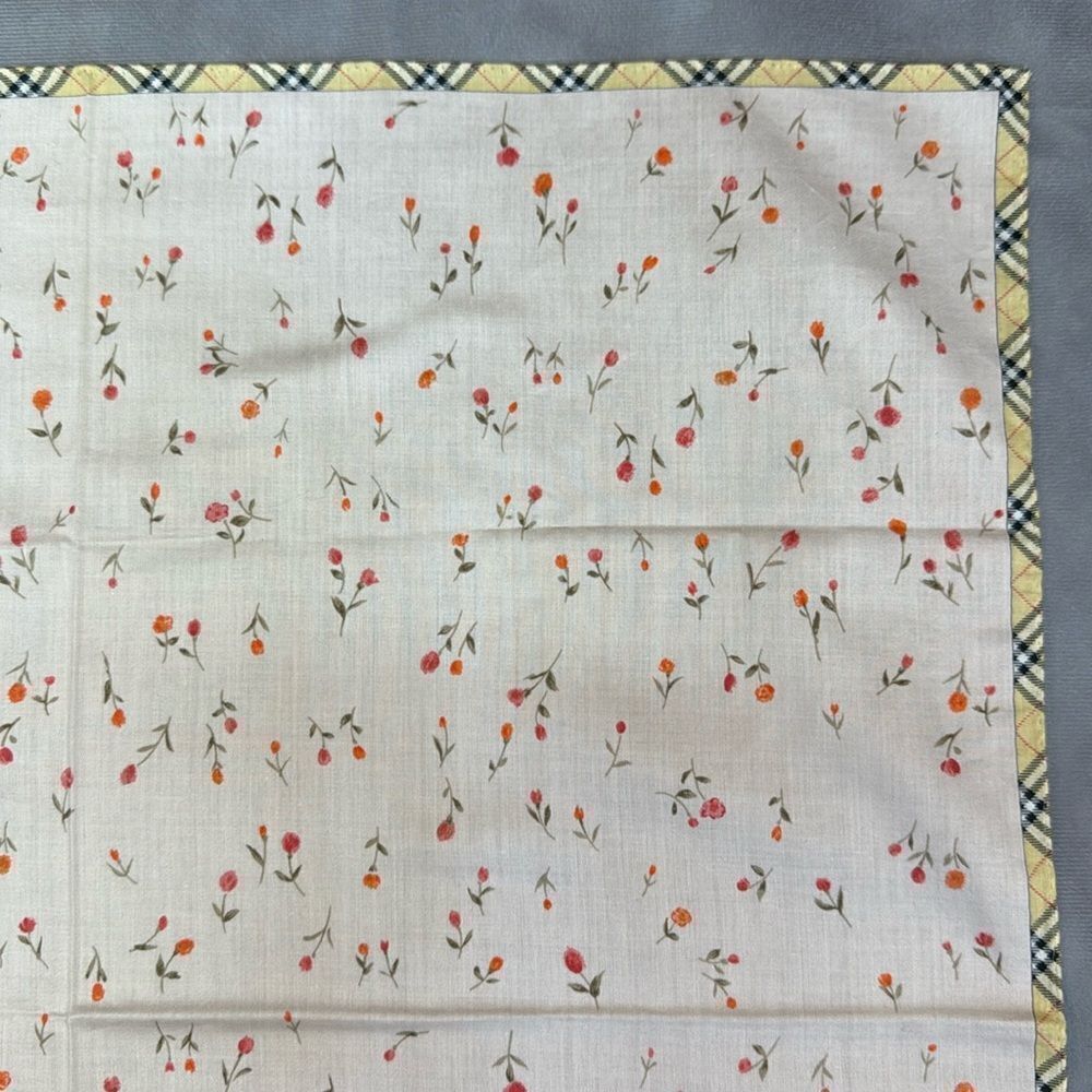 NWT Burberry Scarf - Picture 5 of 10